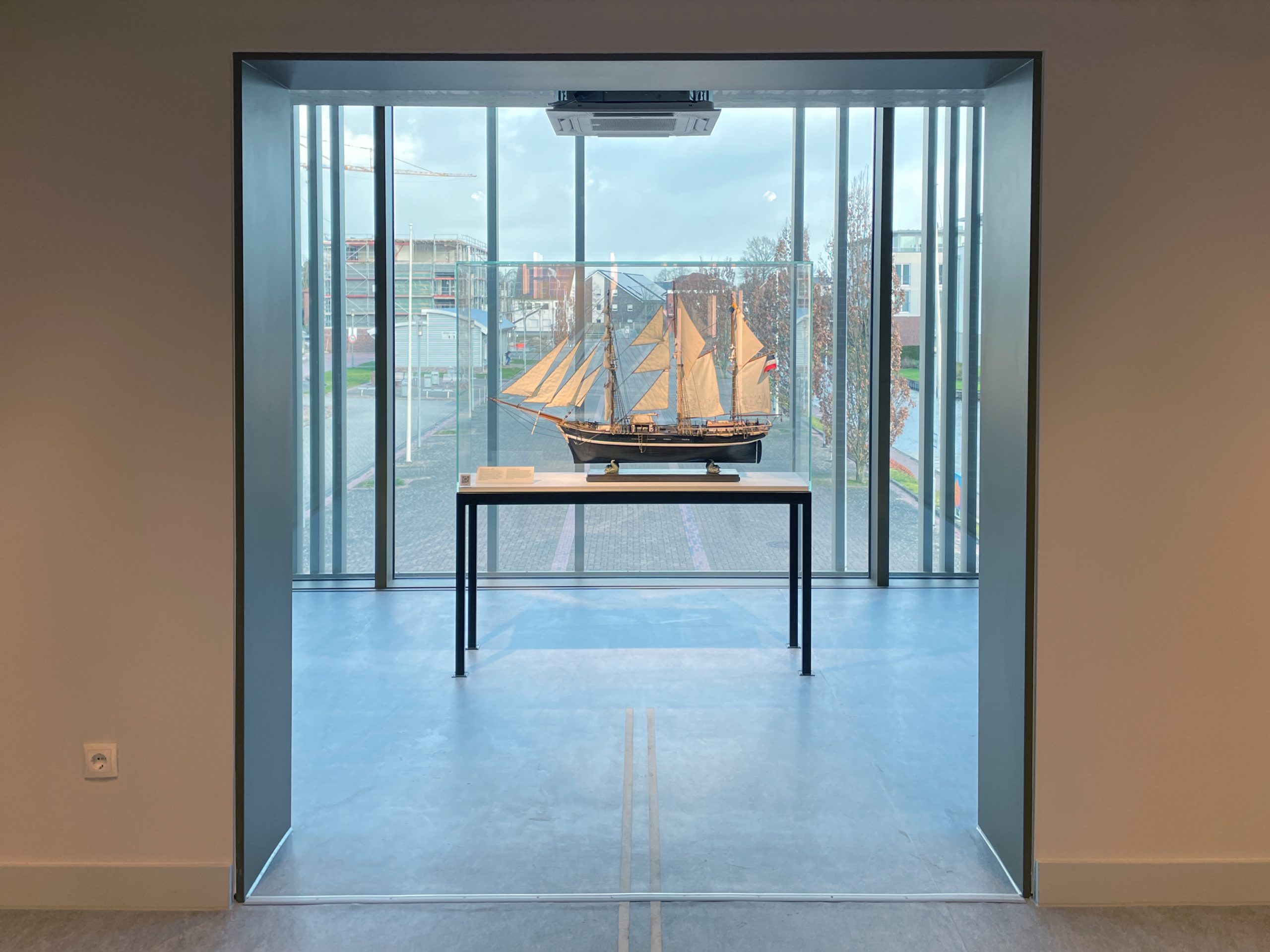 Model ship in the display case, digitization in the cultural sector, museum app